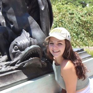 Meet your Posher, Lucy